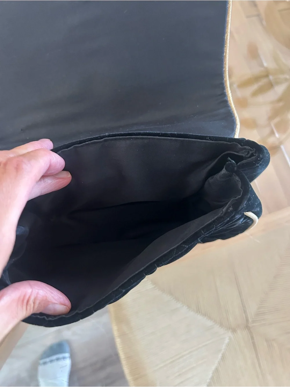 Dior Black Velvet Cosmetic Pouch - Picture 7 of 11